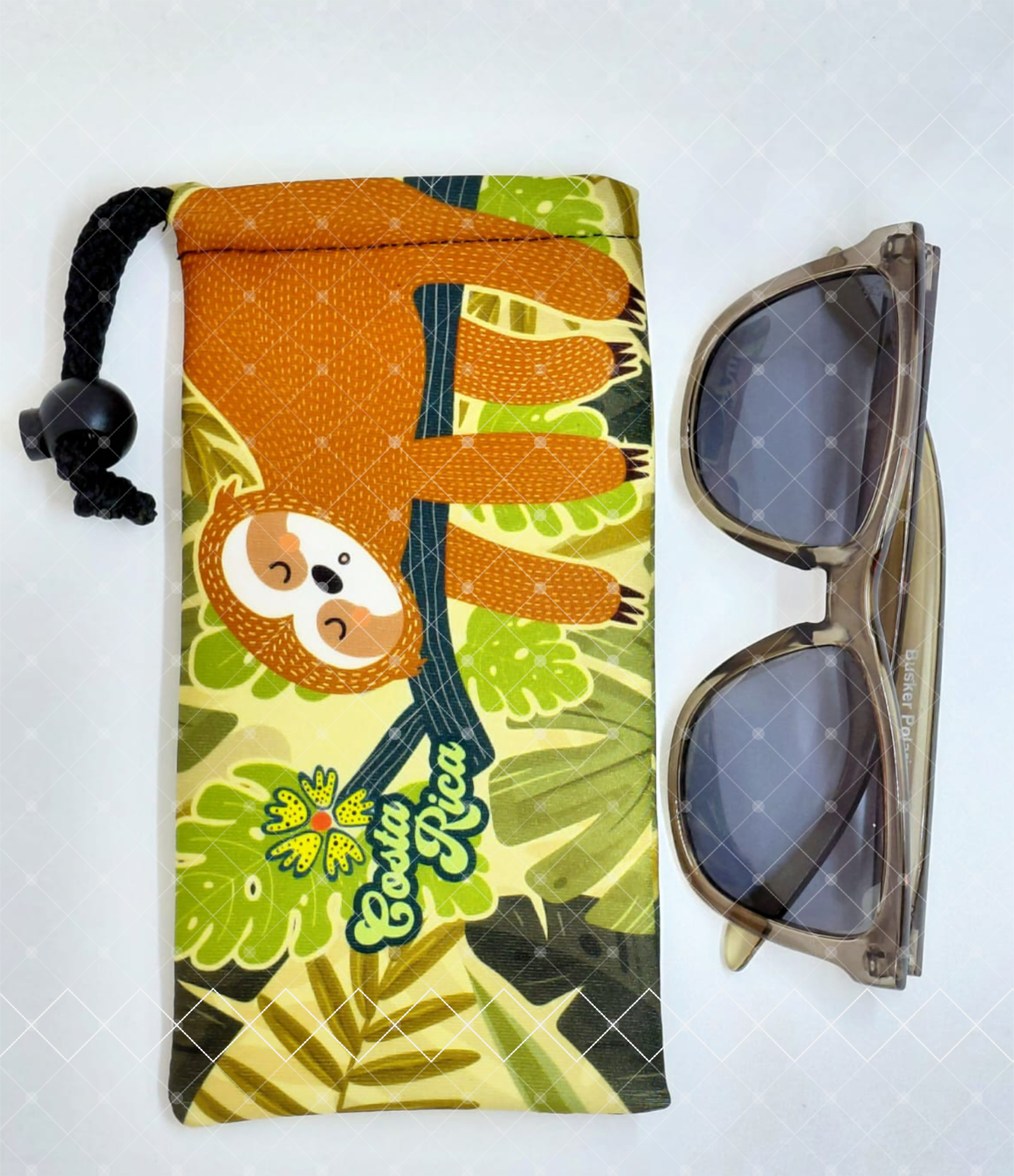 Estuche para lentes verde oliva con ilustración de oso perezoso de la colección Perezosos en la Ciudad.